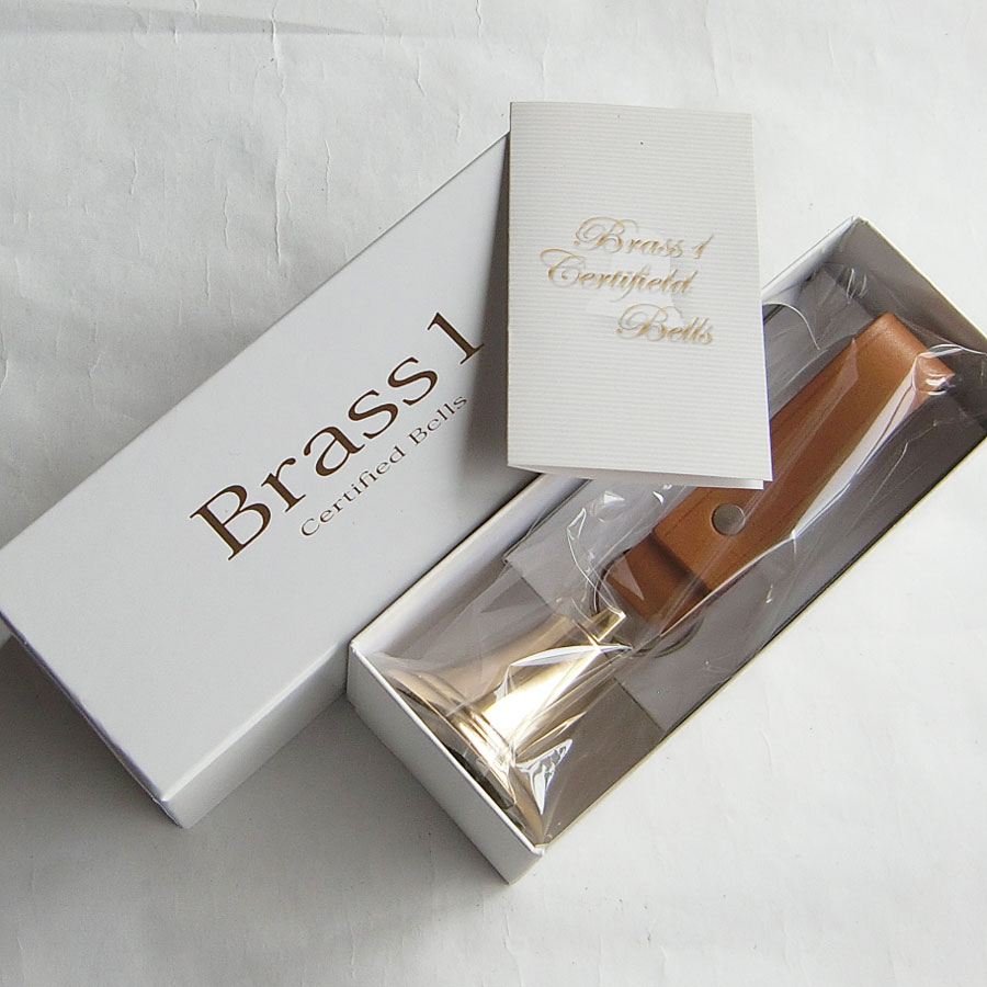 熊鈴箱入りの画像