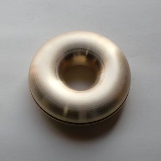 ドーナツ型の熊よけの鈴の写真