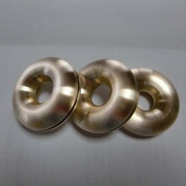 ドーナツ型の熊よけの鈴の写真