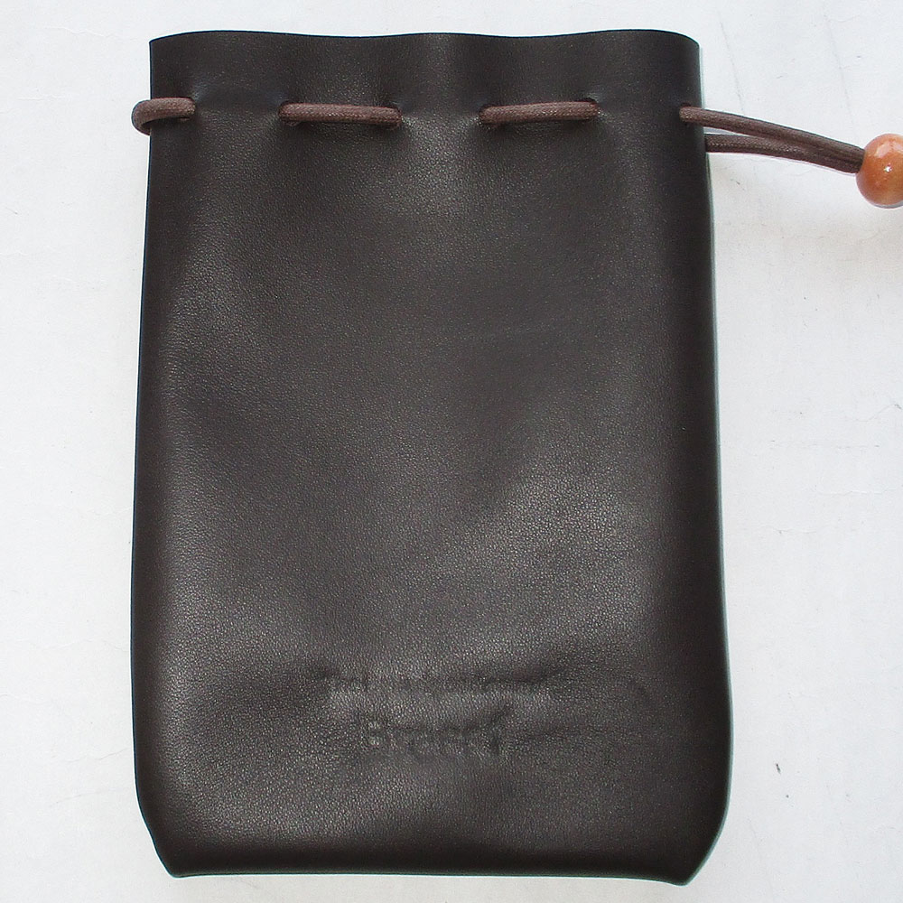 熊鈴の革袋の写真