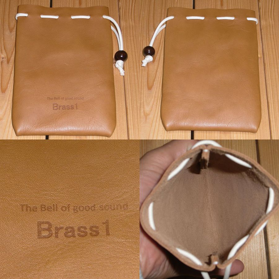 熊鈴の革袋の写真