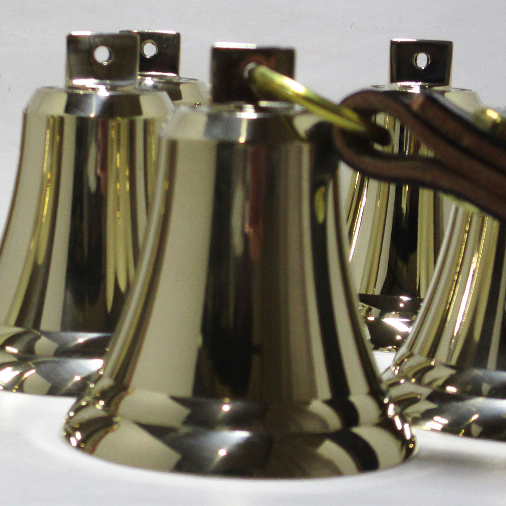 熊鈴レゾノン全体サイズの写真